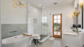 Interior - 40-acre Wine Trail Estate Vineyard Views, Pool, Hottub Wellsona by Avantstay (Paso Robles)