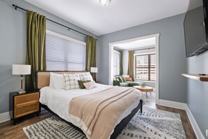 5 bedrooms, desk, iron/ironing board, free WiFi