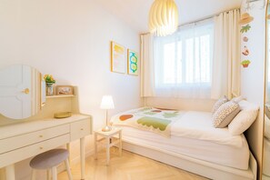 3 chambres, fer et planche à repasser, lit parapluie, Wi-Fi gratuit