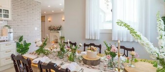 Haiyan sky "Bright cottage in the city with color close to the sky"

