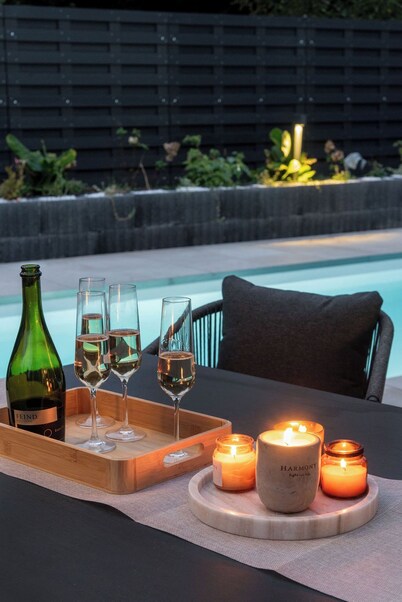 4-bedroom house in marvelous Balatonakarattya with pool, jacuzzi and sauna.