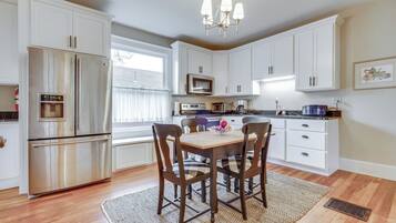 Fridge, microwave, stovetop, toaster