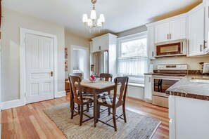 Fridge, microwave, stovetop, toaster