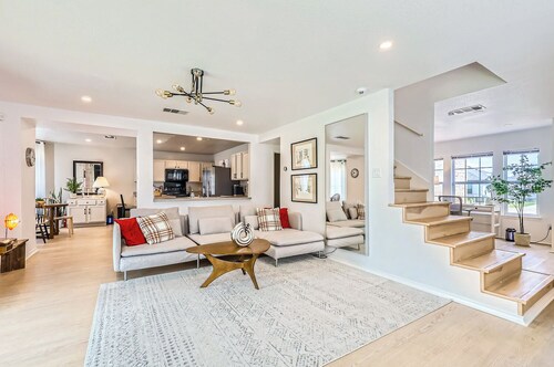 Bright & Charming Entire House in Peaceful Neighborhood