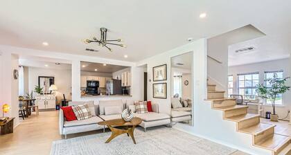 Bright & Charming Entire House in Peaceful Neighborhood