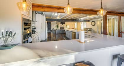 Game Room, Trails! 30-Acre Lakefront Streetman Gem