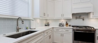 Moondance on Magnolia - the perfect location in Ocean Springs. Walk to downtown!