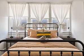4 bedrooms, WiFi, bed sheets