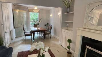 Smart TV, fireplace, offices, computer monitors