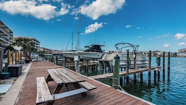 Marina - Charming and Spacious Studio in Delightful Clearwater Beach (Clearwater Beach)