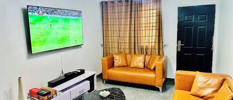 Family Apartment, Balcony, City View | Living area