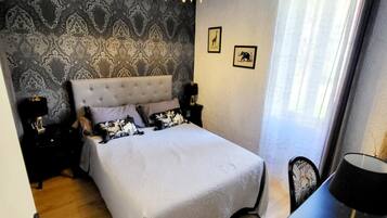 2 soveværelser, skrivebord, strygejern/strygebræt, weekendseng