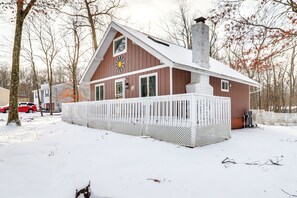 Exterior - 8 Mi to Big Boulder Mountain: Cabin w/ Decks! (Albrightsville)