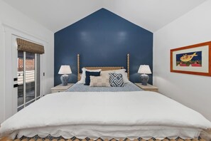 3 Schlafzimmer, Schreibtisch, Bügeleisen/Bügelbrett, Reisekinderbett