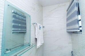 Economy Apartment, Balcony, City View | Bathroom