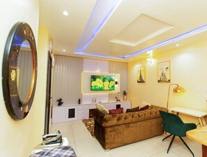 Economy Apartment, Balcony, City View | Living area