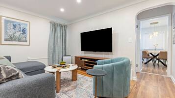 Smart TV, video games