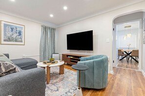 Smart TV, video games