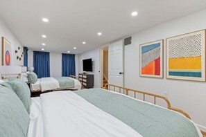 4 bedrooms, desk, free WiFi, bed sheets