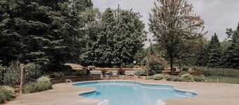 2-Level Home • Tremblant Mountain View • Fireplace