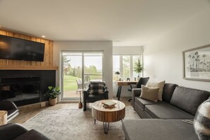 TV, fireplace