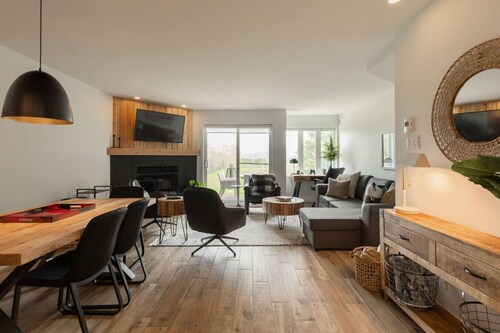 2-Level Home • Tremblant Mountain View • Fireplace