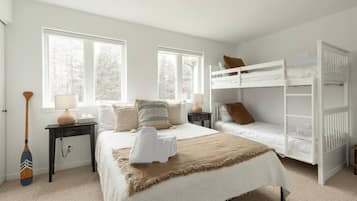 Desk, iron/ironing board, travel cot, WiFi