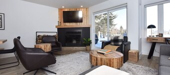 2-Level Home • Tremblant Mountain View • Fireplace