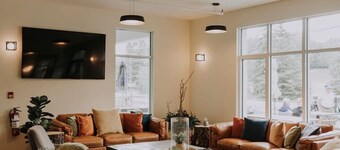 2-Level Home • Tremblant Mountain View • Fireplace