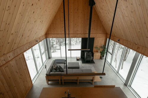 Woodland • Spa • Sauna • Trails & Lake • Firepit