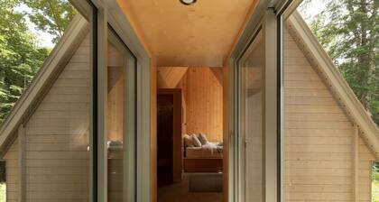 Woodland • Spa • Sauna • Trails & Lake • Firepit