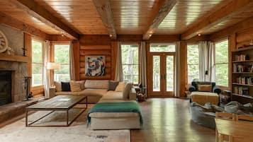 TV, fireplace, stereo