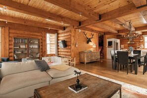 TV, fireplace, stereo