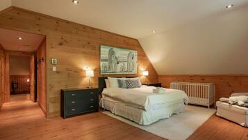 Desk, iron/ironing board, travel crib, WiFi