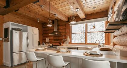 Family Dream Chalet | Kid Gym • HotTub • Fireplace