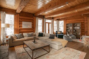 TV, fireplace, stereo