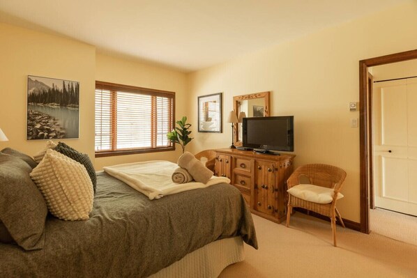 Iron/ironing board, travel crib, WiFi, bed sheets