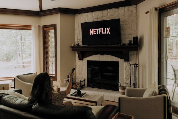 TV, fireplace, stereo