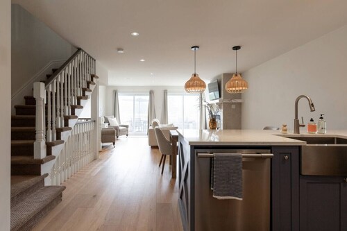 Farmhouse-Style Townhouse | 3 Floors • Fireplace