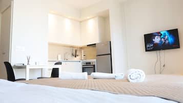 Deluxe Studio, Lanai, City View | Dapur peribadi | Peti sejuk, ketuhar, dapur, mesin basuh pinggan mangkuk