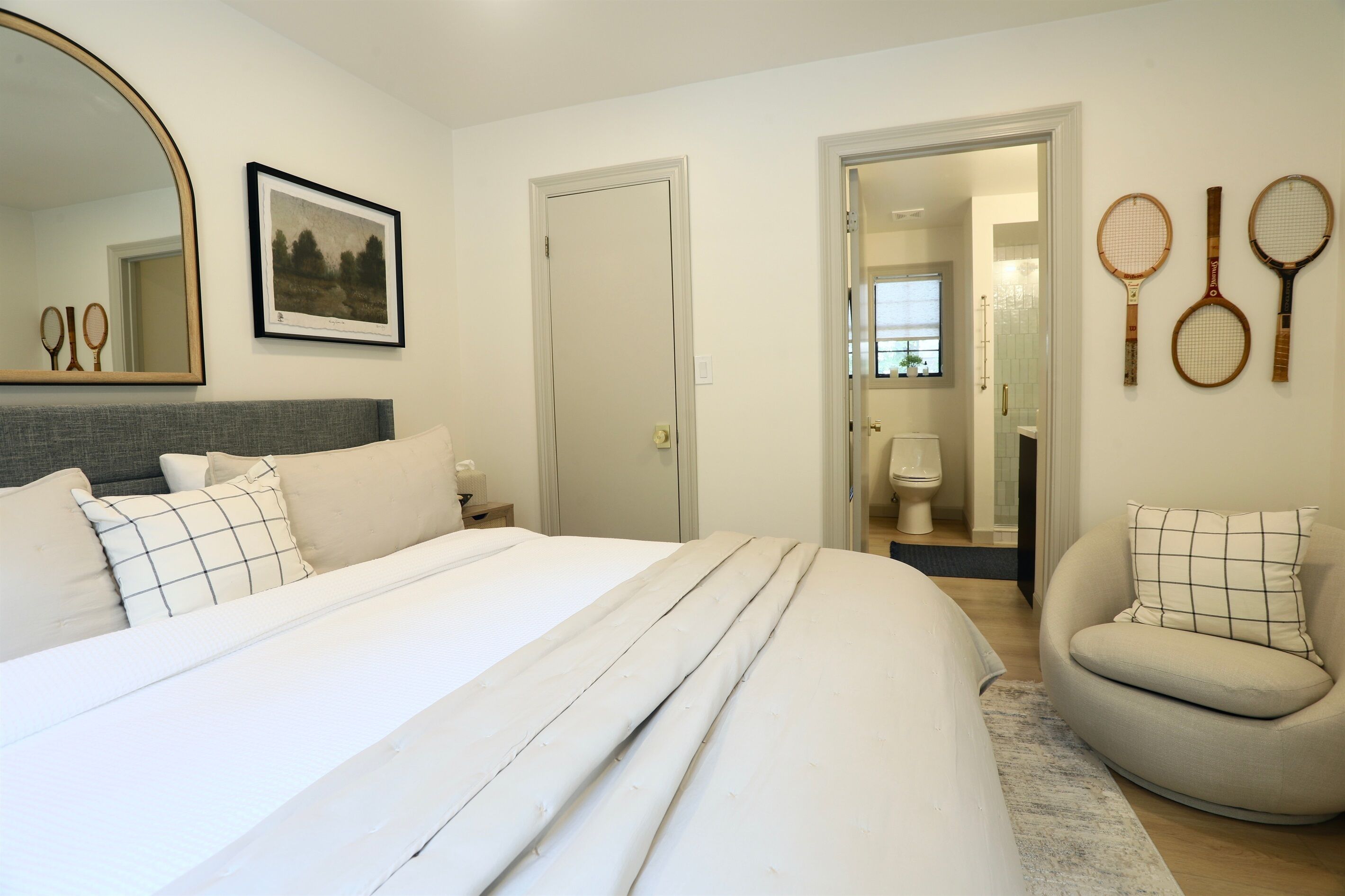 2 habitaciones, tabla de planchar con plancha y wifi gratis 