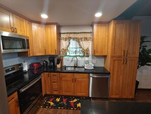 Fridge, microwave, stovetop, dishwasher