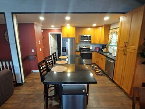 Fridge, microwave, stovetop, dishwasher