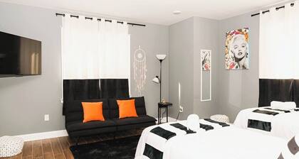 Welcome to your ultimate Philly getaway! Nestled in the heart of Philadelphia,