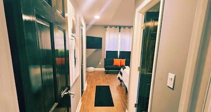 Welcome to your ultimate Philly getaway! Nestled in the heart of Philadelphia,