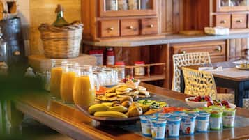 Free daily buffet breakfast