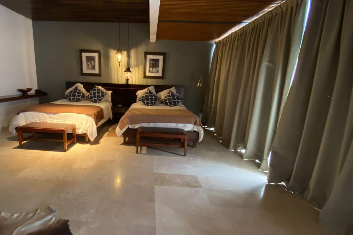 Junior Suite Double Queen | In-room safe, desk, laptop workspace, soundproofing