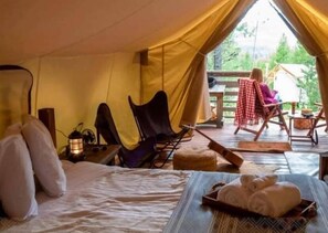Glamping | Coffre-fort, bureau, espace de travail pour ordinateurs portables