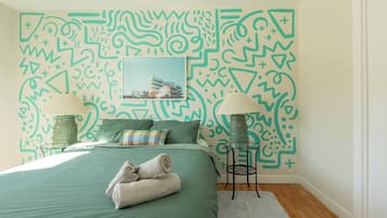 Cuna de viaje, wifi, ropa de cama