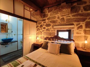4 chambres, fer et planche à repasser, accès à Internet, literie fournie